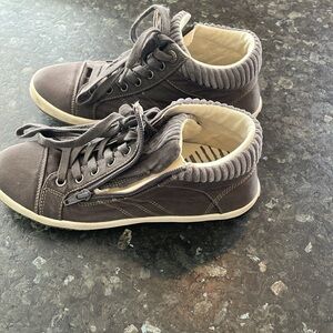 Taos women’s shoes